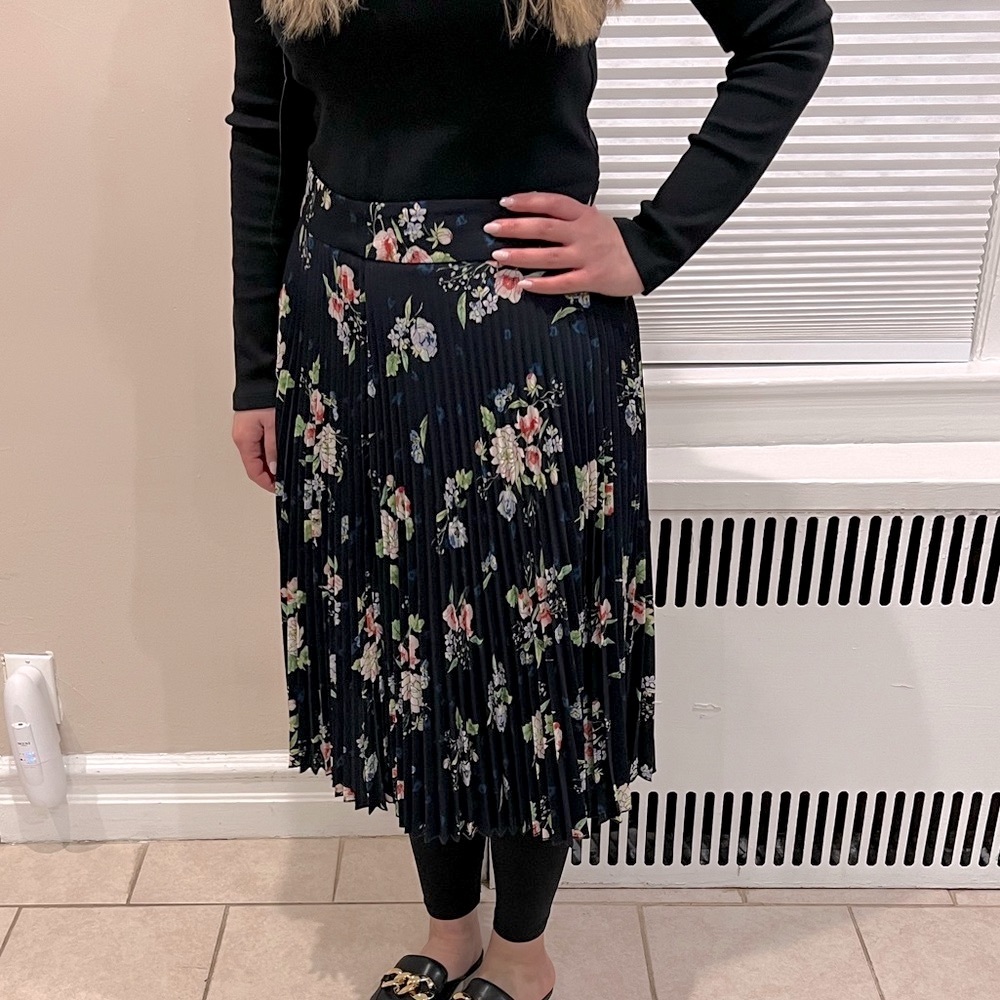 Navy Floral Pleated Midi Skirt